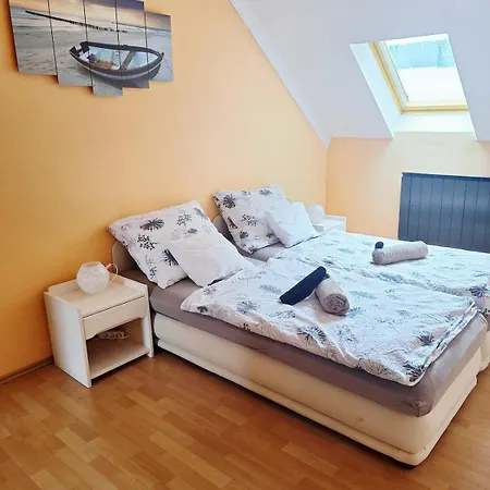 Sylvia Apartment Balatonalmadi