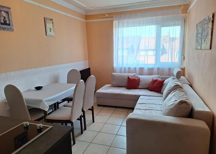 Sylvia Apartment Balatonalmadi